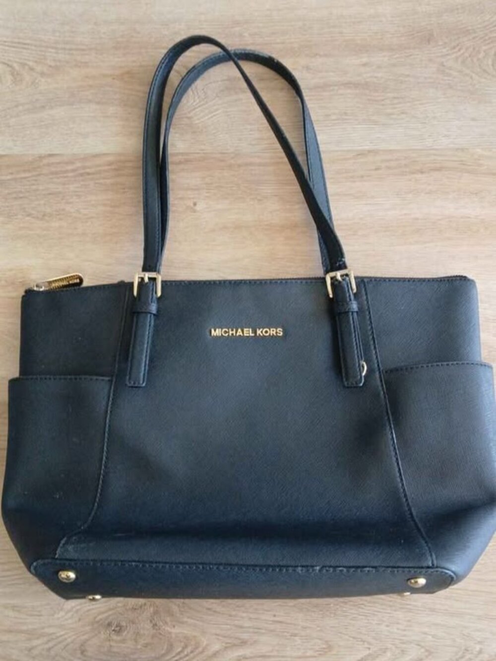 Michael kors black medium purse